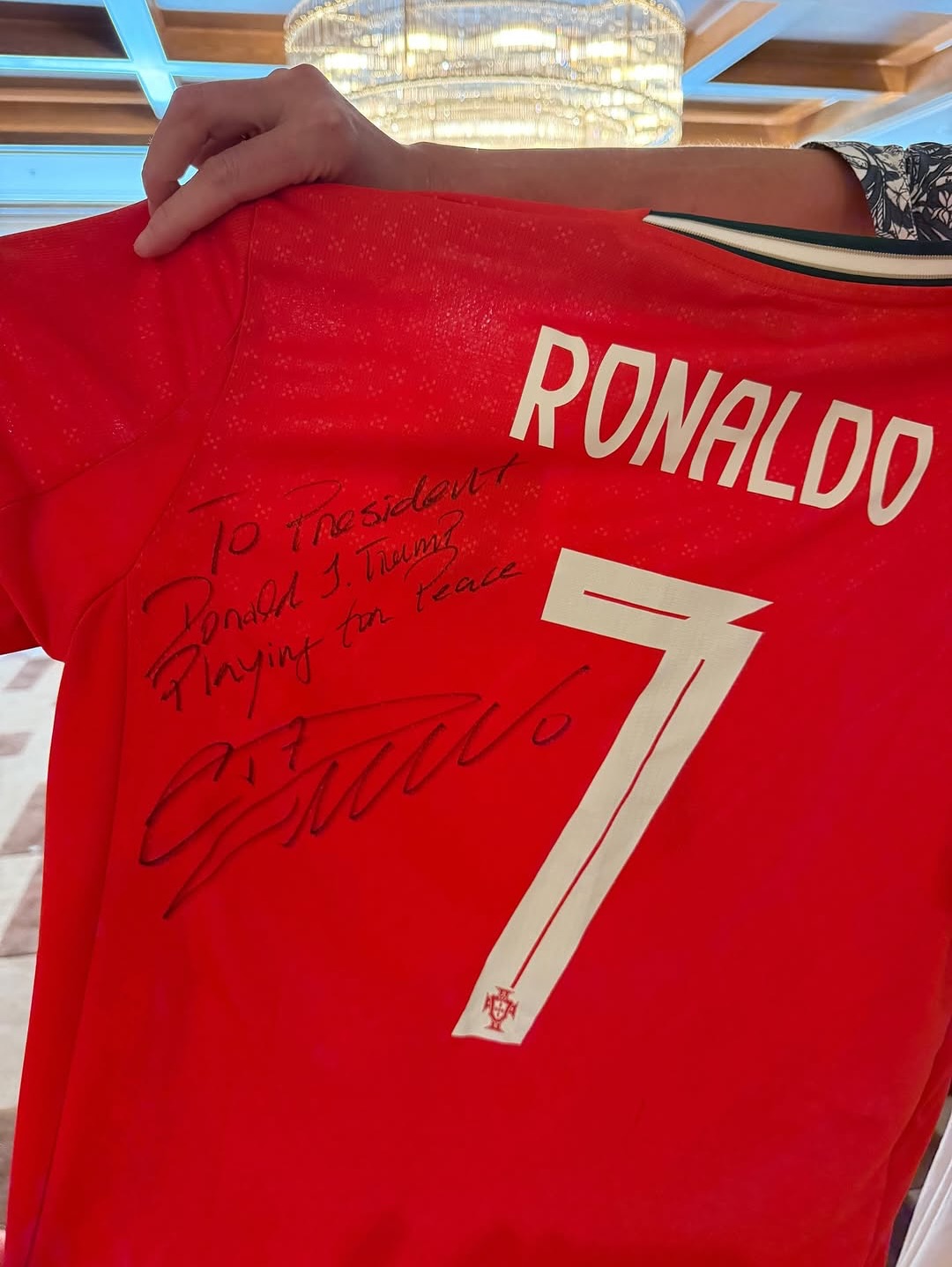 cristiano ronaldo shirt for donald trump with peace message 